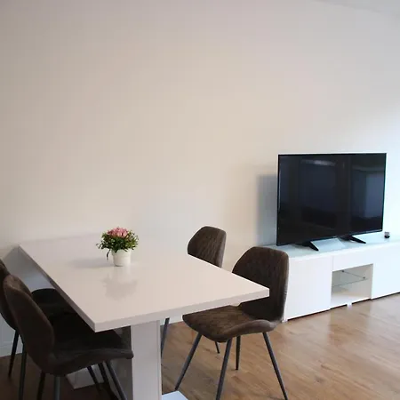 Am Kronengarten Apartment