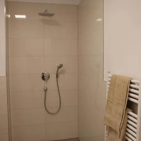 Am Kronengarten هيلدن